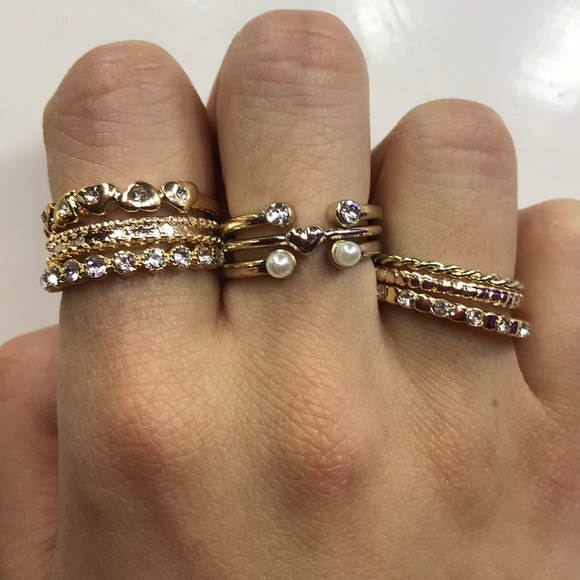 Rue21 Jewelry - Set of Random Rings 🎉FREE IF BUNDLED🎉